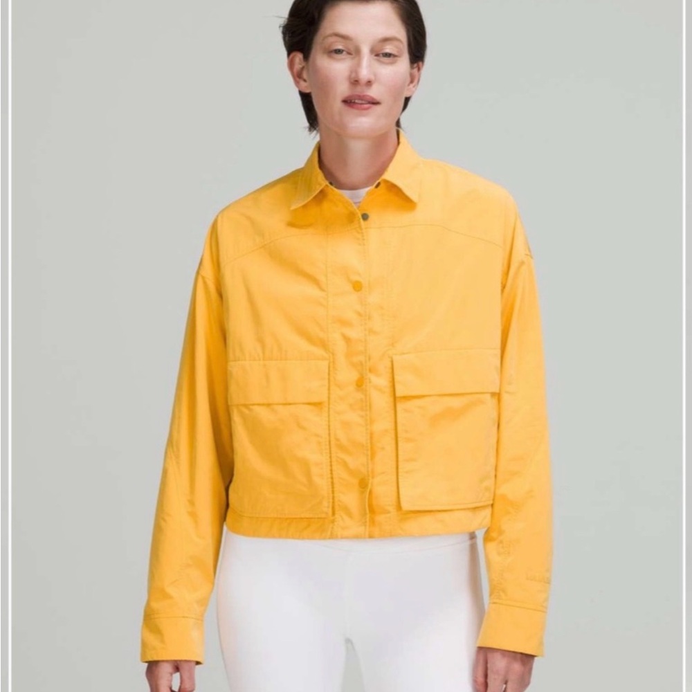 lululemon athletica Simply Effortless Jacket Wheat Yellow Cropped size 12
